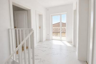 Duplex cu 4 camere cu Canalizare în Remetea Mare - 10
