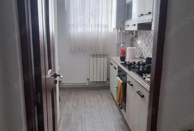 Apartament cu 3 camere semidecomandat în Central - 3