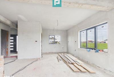 Casă cu 4 camere cu Teren 684 Mp în Zimandu Nou - 6