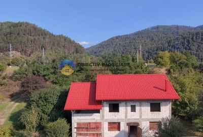 Casă individuală cu 5 camere cu Teren 1688 Mp în Pângărăcior - 1