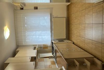 Apartament cu 3 camere semidecomandat în Central - 3