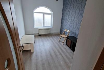 Casă cu 4 camere în Central - 2