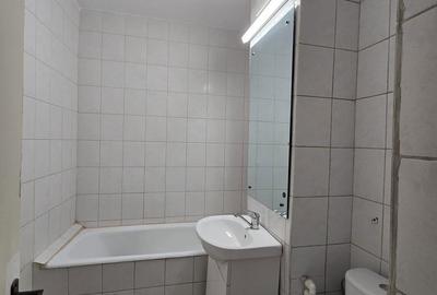 Apartament cu 2 camere decomandat în Piața Centrală