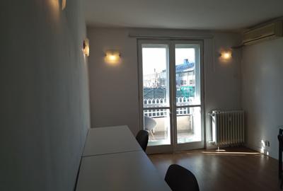 Apartament pentru birou — Calea Victoriei, vedere catre Palatul CEC - 2