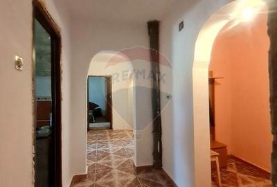 Apartament cu 3 camere decomandat în Sud - 3