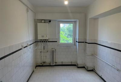 4 camere, 2 bai, 2 balcoane, 2 debarale , etaj 2 zona Galata - 8