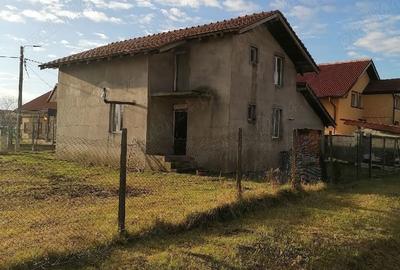 Casă cu 3 camere cu Teren 750 Mp în Dudeștii Noi - 1