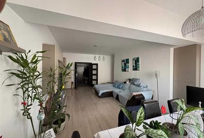 Apartament cu 3 camere semidecomandat, mobilat în P-ța Alba Iulia