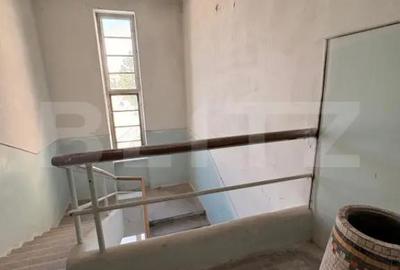 Spațiu comercial, de 1,200 mp, în Central - 8