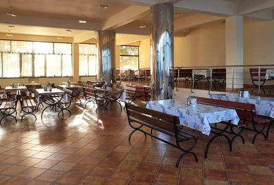 Hotel cu arhitectură montană deosebită poziționare premium Sâmbătă de Sus - 1