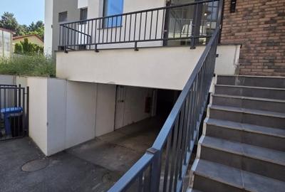 Spatiu de inchiriat. 80 mp utili, 150 teren, parcare, Hasdeu