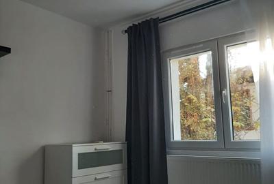 Garsonieră decomandată în Pajura
