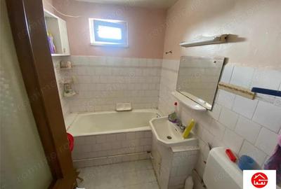 Apartament cu 3 camere de vanzare in Tudor - 1