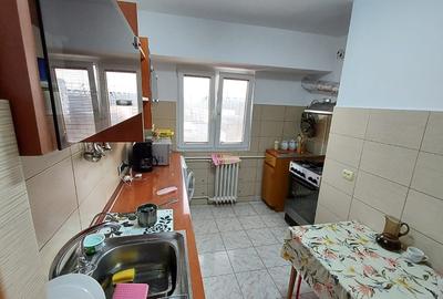 Apartament cu 4 camere decomandat în Pantelimon - 10