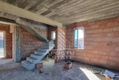 Casă cu 4 camere cu Teren 507 Mp în Giarmata