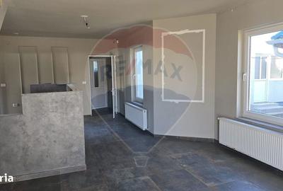 Casă cu Teren 1300 Mp în Gălănești - 9