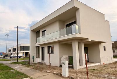 Casă cu 4 camere în Central - 3