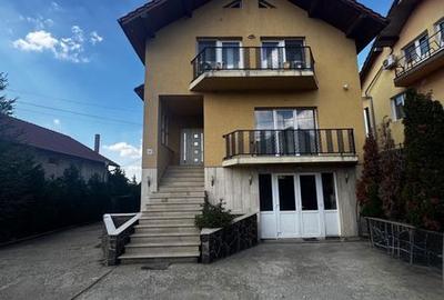 Casă cu 4 camere cu Teren 270 Mp în Central - 2