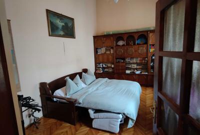 Apartament cu 2 camere semidecomandat în Lotrioara