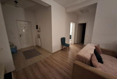 Casă cu 4 camere cu Teren 430 Mp în Central