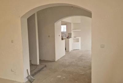 Casă cu 3 camere cu Teren 2400 Mp în Diosig - 6