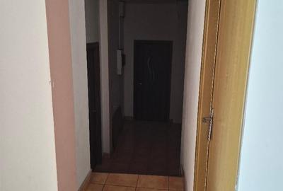 Birou, de 20 mp, în Tomis II - 3