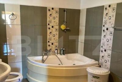 Casa P+1 de vanzare, cu 4 camere, 180 mp, zona Micro 2 - 3