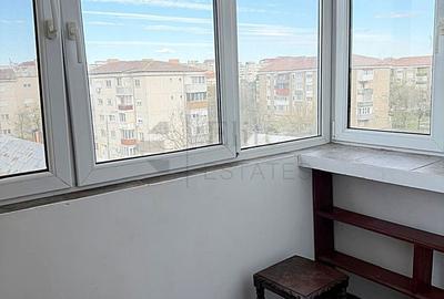 Apartament cu 3 camere decomandat în Nufărul