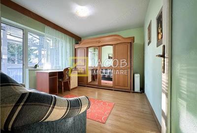 Apartament 3 camere de inchiriat Bacau, Str. Panselelor - 8