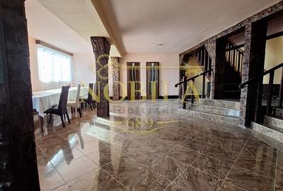 Spațiu comercial, de 1,000 mp, în Central - 8