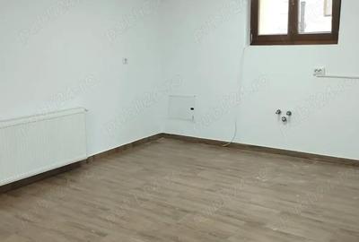 Spațiu comercial, de 50 mp, în Central - 5