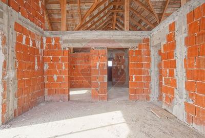 Casă cu 6 camere cu Teren 847 Mp în Hălchiu - 11