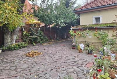 Casa Bartolomeu, pe doua nivele, stil deosebit, curte comuna - 18