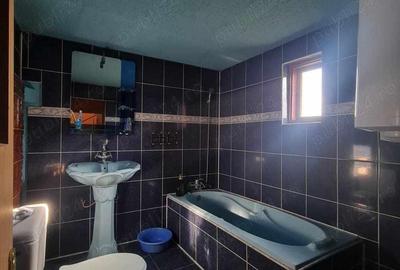 Casa Govora Sat - Gurisoara , 2 case in aceeasi curte , vand sau schimb Casa Govora Sat - Gurisoara , 2 case in aceeasi curte , vand sau schimb - 6