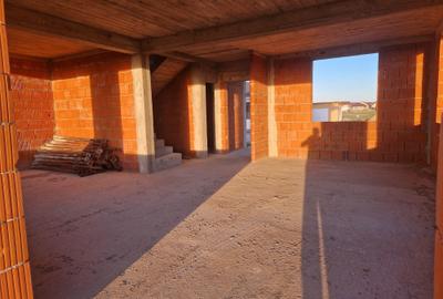 Casă cu 4 camere în Cihei - 1