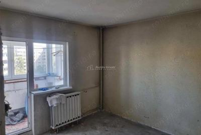 Apartament 3 camere - decomandat - necesita renovare - Parcul Sebastian - 1