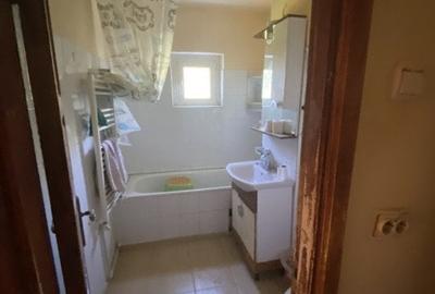 Apartament de 77mp , 3 camere decomandat et.2/4  langa Biserica mica ,Filiasi - 10