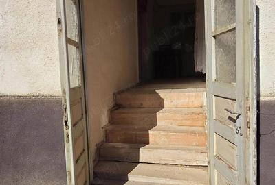 Casă cu 3 camere în Matei - 1