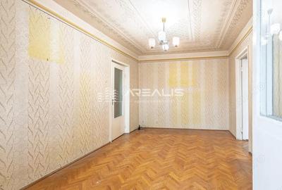 Apartament cu 3 camere semidecomandat în Aurel Vlaicu