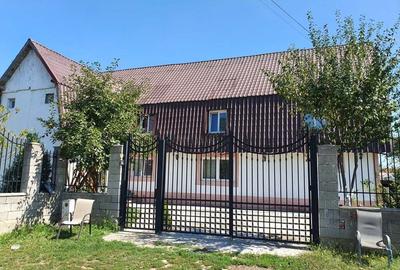 Casă cu 5 camere cu Teren 990 Mp în Sânmihaiu Român - 4
