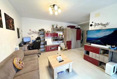 Apartament cu 3 camere decomandat, mobilat în Central