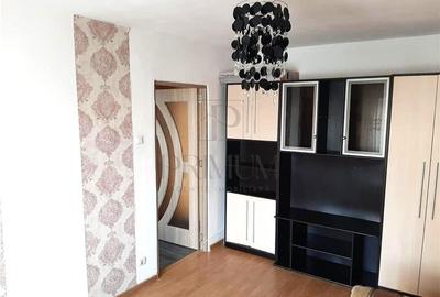 SOARELUI - ETAJ 1 - BLOC IZOLAT - 3 CAMERE - CENTRALA PROPRIE - BOXA - 3