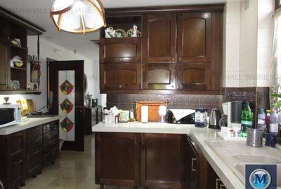 Vila cu 10 camere de vanzare, zona Buna Vestire, 530 mp #12734 - 9