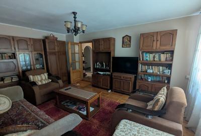 Apartament cu 4 camere decomandat în Central - 1