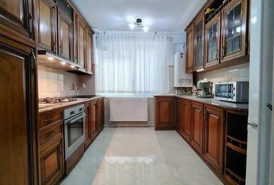 Apartament cu 3 camere decomandat în Central - 2