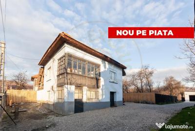 Casă cu 4 camere cu Canalizare în Central - 2