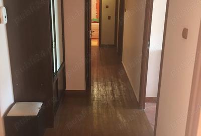 Proprietar vand apartament 3 camere, Resita, central, str Libertatii - 2