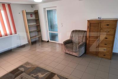 Spa?iu comercial multifunc?ional cu etaj, 104 mp, zona Bur - 15