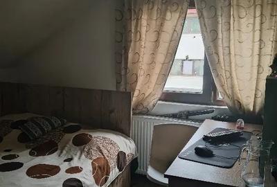 Apartament cu 3 camere decomandat în Poiana Țapului - 9