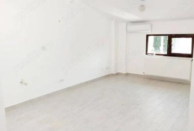 Spațiu comercial, de 50 mp, în Ultracentral - 3